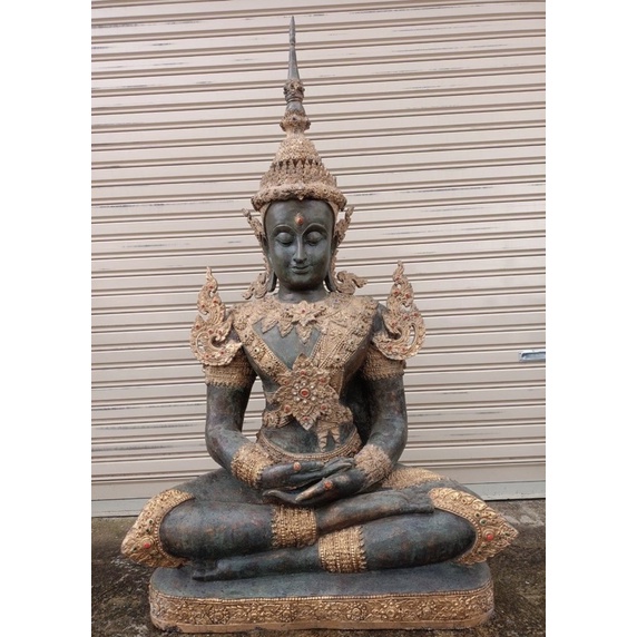 พระมหาจักรพรรดิทรงเครื่องหน้าตัก30นิ้ว