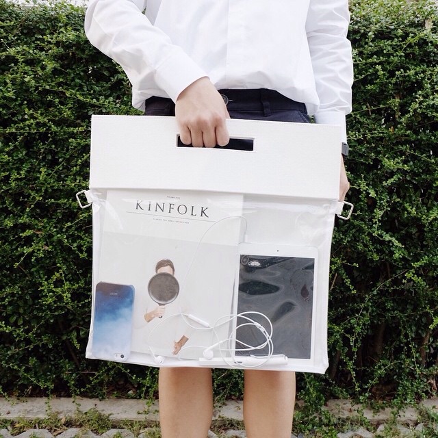 HIDE AND SEEK BAG / CANVAS FABRIC MATERIAL / WHITE COLOUR