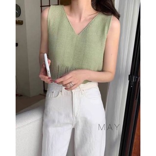 V Neck Crop Top เสื้อครอปคอวีแขนกุด แต่งดีเทลปลายหยัก ทรงน่ารักมาก