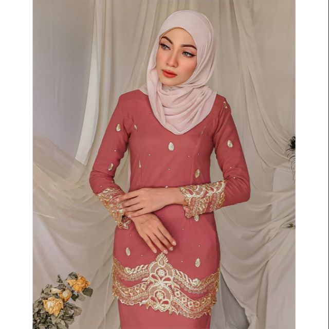 Qiszar Sonia Maharanee Kurung - Coral Peach