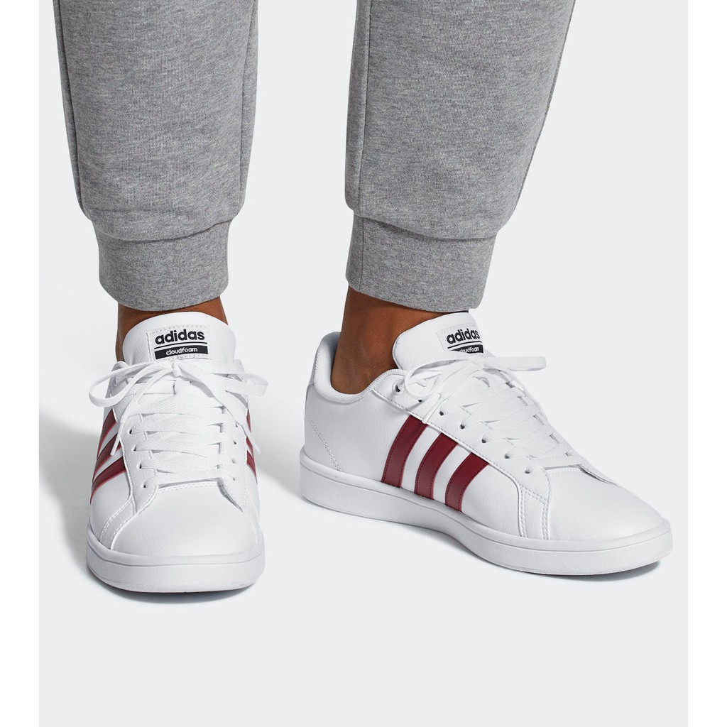 รองเท้า Adidas  สีแดง  ไซส์ 44