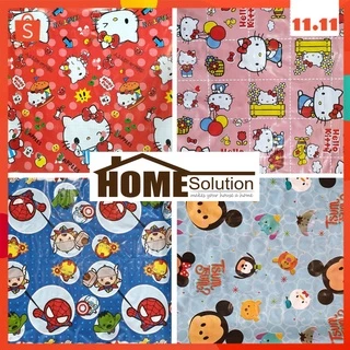 ผ้าปูโต๊ะ พลาสติกปูโต๊ะ หน้ากว้าง1.4เมตร ลายลิขสิทธิ์ คิตตี้ โดเรมอน kitty ผ้าปูโต๊ะกันน้ำ ผ้าปูโต๊ะอาหาร pvc ปตต ปง