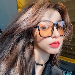 แว่นตากันแดดผู้หญิง วินเทจชาชาสีชาบุคลิกภาพผู้หญิงภายใต้แว่นตากรอบฟรี Net Red Street ใช้กล่อง INS บางอาทิตย์กระจกน้ำ