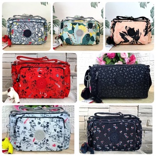 Kipling  Reth crossbody bag 
Disneys 90 Years of Mickey Mouse 
กระเป๋าสะพายข้าง สีแดงลายมิกี้เมาส์