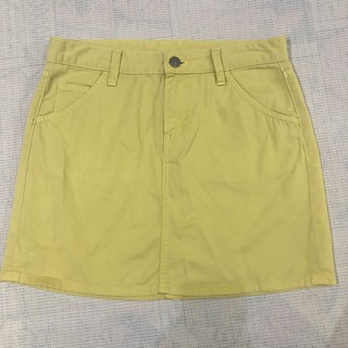 Uniqlo yellow skirt ไซส์ใหญ่ ดูไซส์ได้จากรูปถัดไปค่ะ