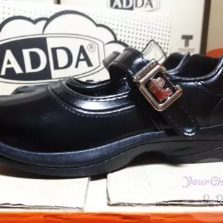 NEW!! 41S01 รองเท้านักเรียนหญิงหนังดำ Snoopy