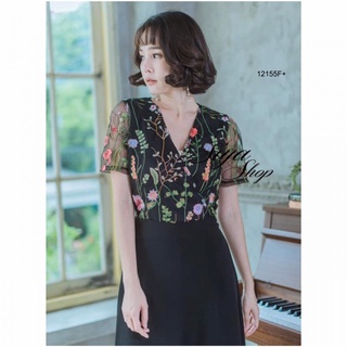 👗Pfashion [ส่งไว!!🚛] P12155 เดรสคอวีซีทรูปักดอกกระโปรงสีพื้น V-neck, see through, embroidered floral, solid co