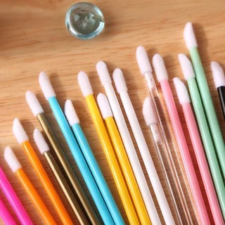แปรงทาลิปสติก 50ชิ้น มีหลายสีให้เลือก