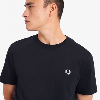 Fredperry ใหม่ เสื้อยืดลําลอง ผ้าฝ้าย แขนสั้น คอกลม พิมพ์ลายหูข้าวสาลี สําหรับผู้ชาย M1600 23863