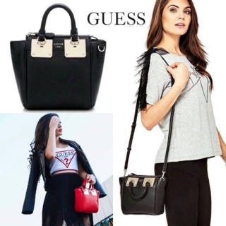 แท้💯% GUESS MINI CROSS BODY BAG กระเป๋าถือ