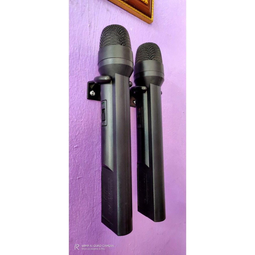 Wireless Microphone Hanger Mic Wall Mount Holder Hook Clamp Plastic Material Black  -Musical