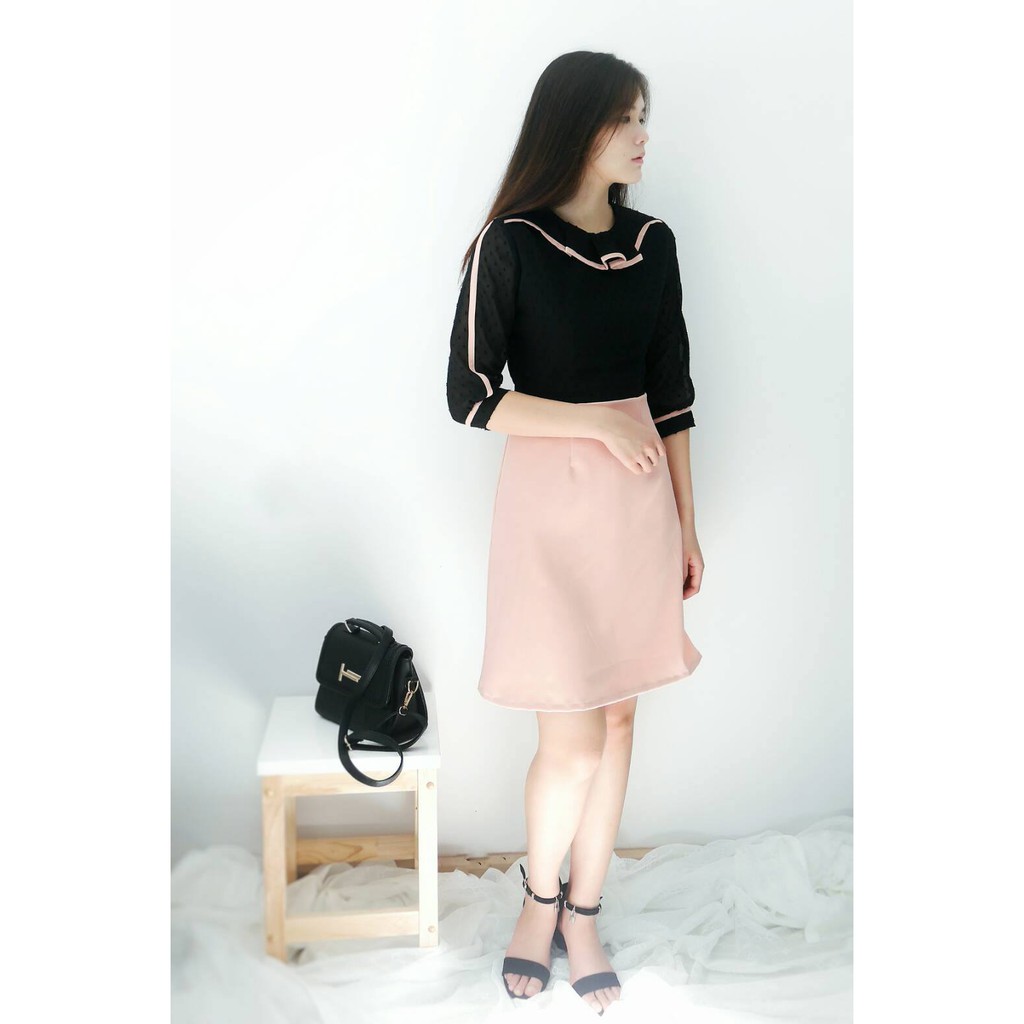 PYN Brand-เดรสสีดำลูกไม้ตัดต่อสีชมพูแขนสามส่วน