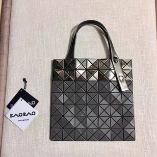 BAO BAO ISSEY MIYAKE PLATINUM MERMAID BI-COLOUR PVC SHOPPING TOTE BAG SS20 กระเป๋าถือ ทรงช้อปปิ้ง บาวบาวอิซเซ่มิยาเกะ