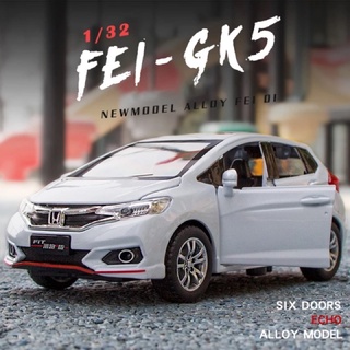 1:32โมเดลเหล็ก HONDA FIT GK5 (Che Zhi) รถของเล่น ของขวัญเด็ก รถเหล็ก (รถมีไฟ รถมีเสียง)