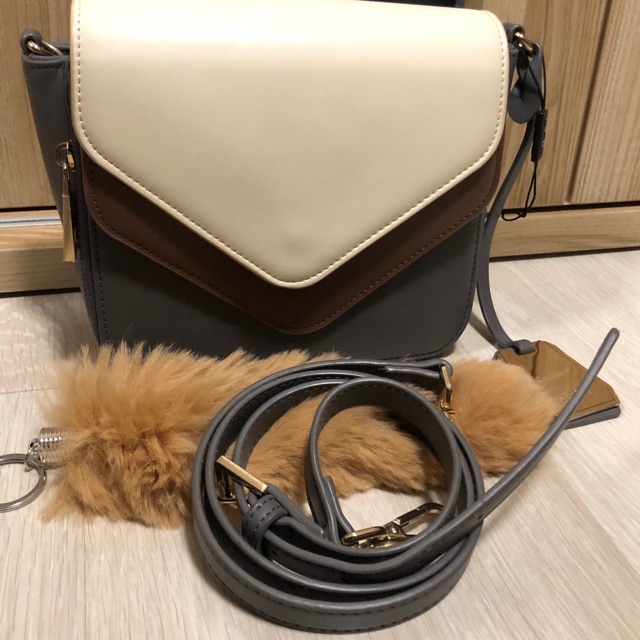 กระเป๋าสะพายข้าง FOF แท้ 💯%