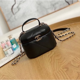 CHANEL TOP HANDLE MINI CLASSIC BOX WITH CHAIN  กระเป๋าสะพายข้างครอสบอดี้ สะพายไหล่ แบรนด์ชาแนล หูจับ สายสะพายโซ่สลับหนัง