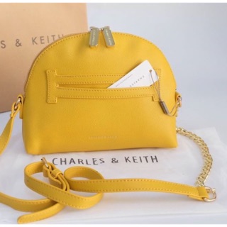 🌸🌸💕 👜Charles &amp; Keith 🌸🌸💕