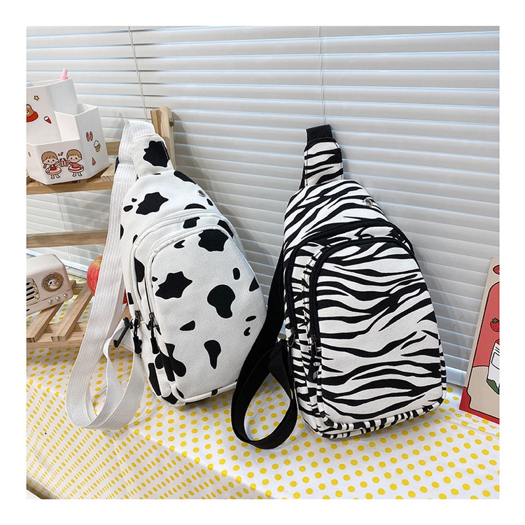 (W200)กระเป๋าคาดอกผู้หญิง ผ้าแคนวาส ลายสัตว์น่ารักๆ vgetbag