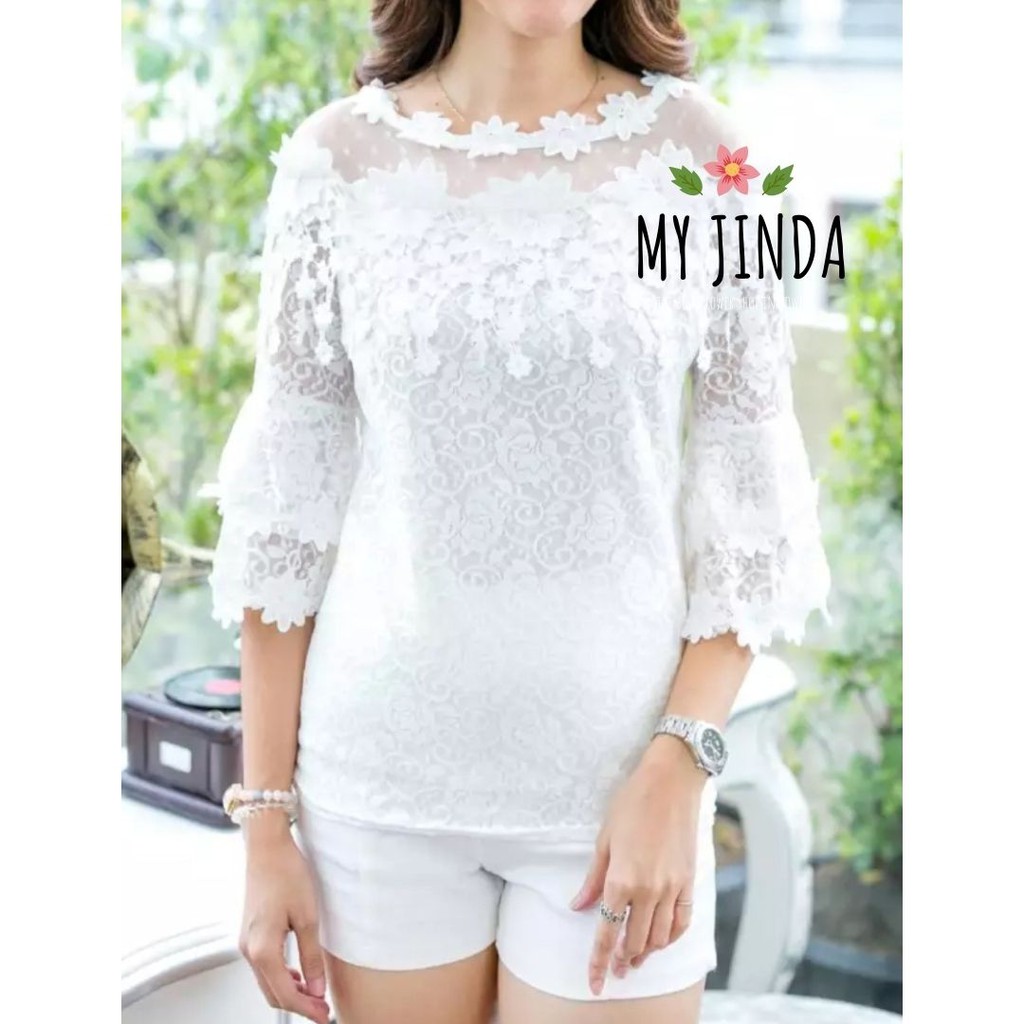 เสื้อลูกไม้แขน 3 ส่วน สีขาว อก 40-44