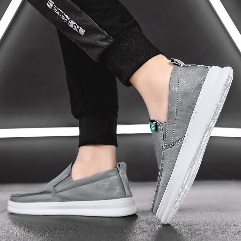 slip on รองเท้าผ้าใบลายกราฟฟิตีแบบลำลองส้นแบนสไตล์เกาหลี - รูปที่ 4