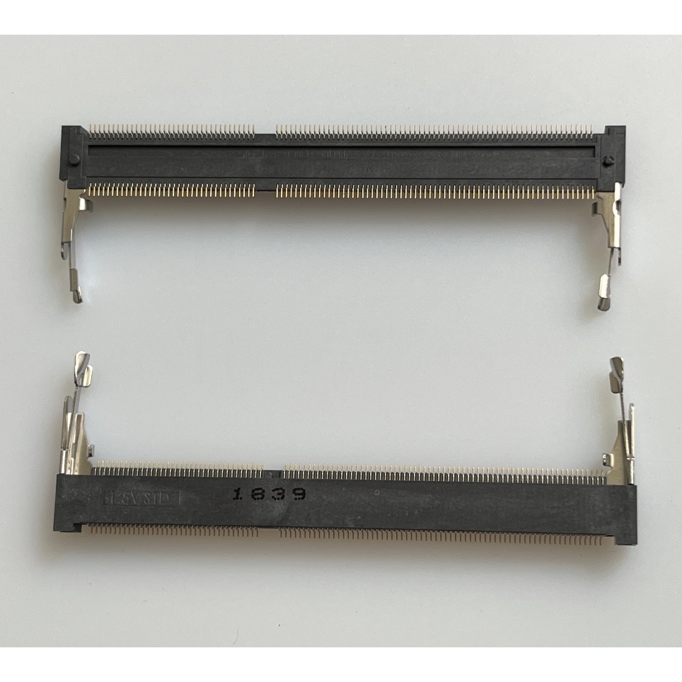 ขั้วต่อ H4.0 มม.ฐาน DDR3 204P 1.5v สล็อตหน่วยความจําย้อนกลับบวก pxa3