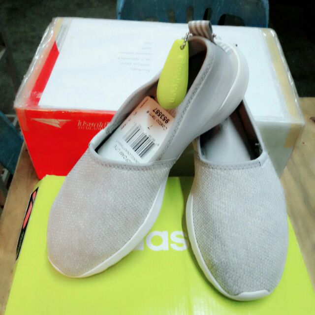 Adidas slip on neo