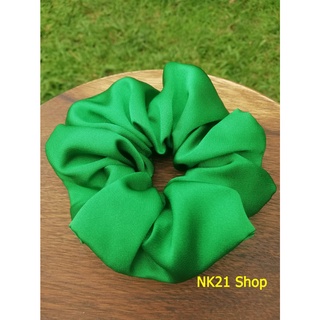 NK21 โดนัทรัดผม หนังยางรัดผม ผ้าซาติน สีเขียว Satin Scrunchies, ฺGreen scrunchies,Scrunchy,Hair accessories