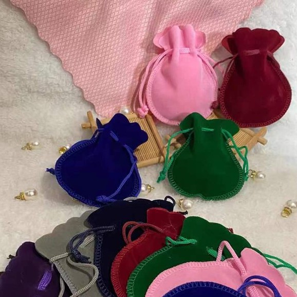 🍍🍍 PK 🍍🍍ถุงหูรูด  ถุงผ้าหูรูด ผ้ากำมะหยี่ กระเป๋าหูรูดน้ำเต้า ราคาถูก