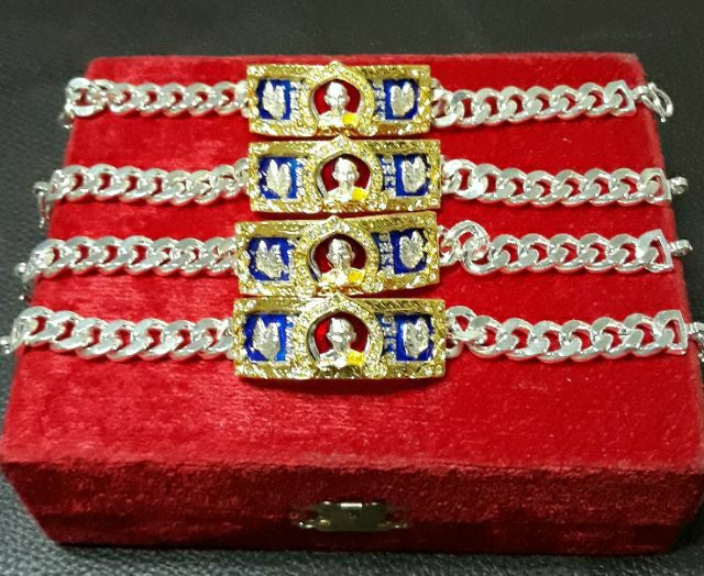 เลสหลวงพ่อรวย รุ่น ไตรมาส 59 กะไหล่เงินลงยาหน้ากากทอง (ฝั่งเพชร) พร้อมกล่องบรรจุ