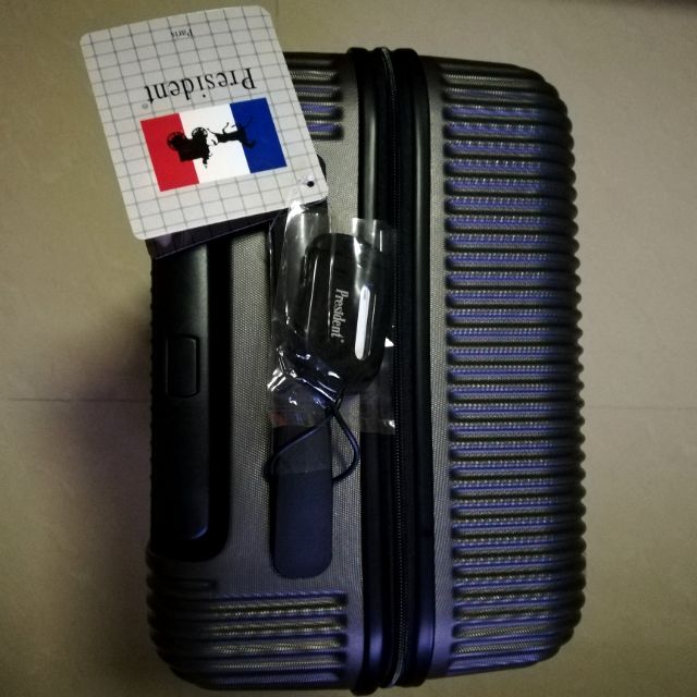 President Orien Gray 20 inches 4 wheels 
กระเป๋าเดินทาง President  สีเทา ขนาด 20 นิ้ว 4 ล้อลาก