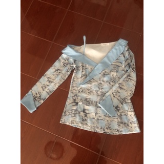 เสื้อสูทเปิดบ่าแขนยาว