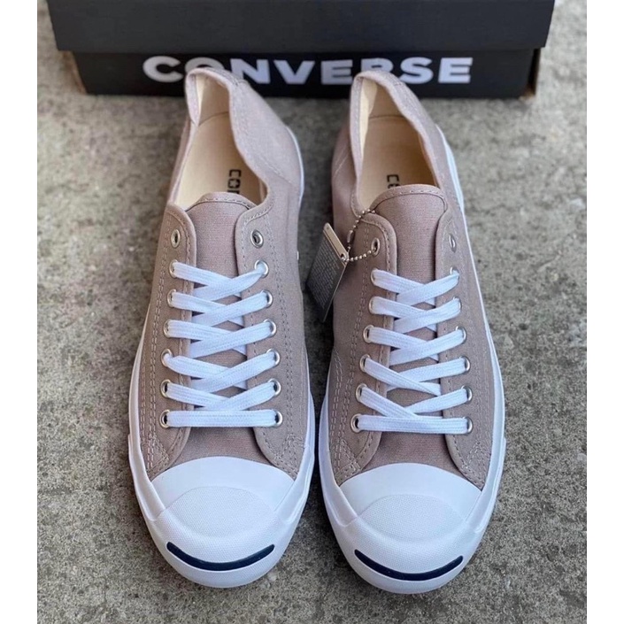 รองเท้าผ้าคอนเวิร์สแจ็ก(Convers parcel made in Indonesia )มีไซร้หญิง-ชาย 36….44 มีลายสีให้เลือก สำหรับคลูกค้า
