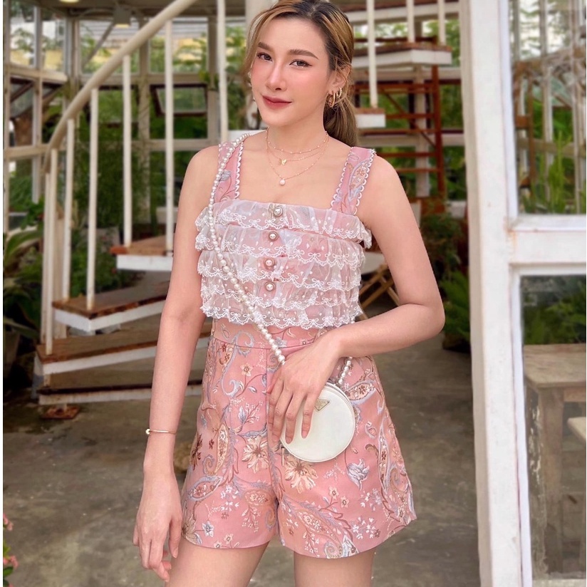 Setขาสั้นผ้าทอ+เสื้อสายเดี่ยวลูกไม้เป็นชั้นๆ ชุดใส่เที่ยวทะเล งานตัดป้าย Jidapa style