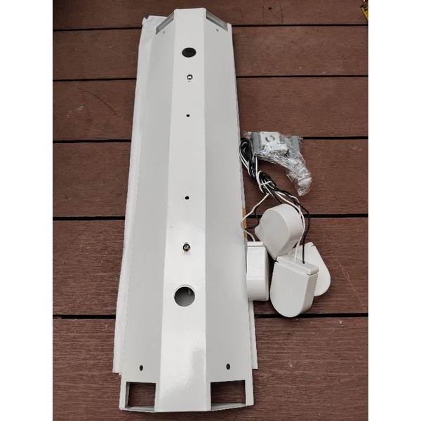 โคมอกไก่ 2x18W(2*9w Led) ใช้ได้ทั้งหลอดฟูลออเรสเซนต์และLED (T8) (ยาว60ซม)
