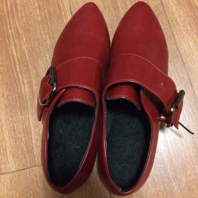 Loafers หัวแหลม