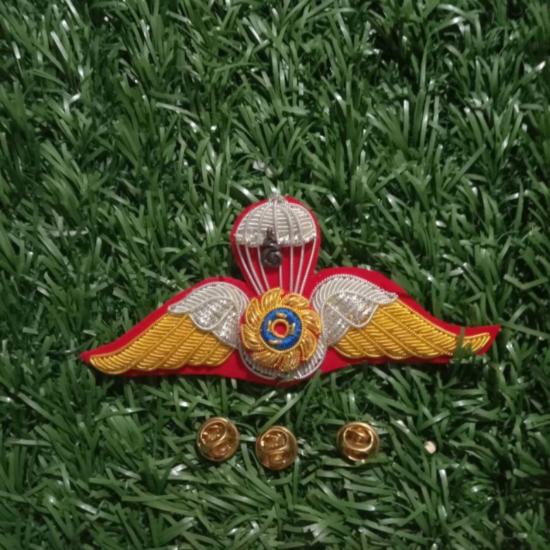 ปีกกงจักรแบบโค้งสีน้ำเงิน