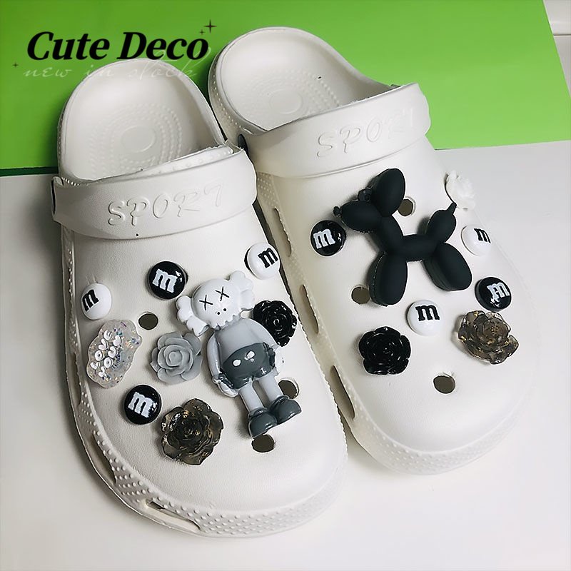 【 Cute Deco 】กบสีเขียวน่ารัก (15 แบบ) พร้อมการไหลของนักเรียน แมวสีขาว / ปุ่ม Crocs ปีเบา / Jibbitz Croc รองเท้า DIY น่ารัก / วัสดุเรซิน เสน่ห์ สําหรับ DIY