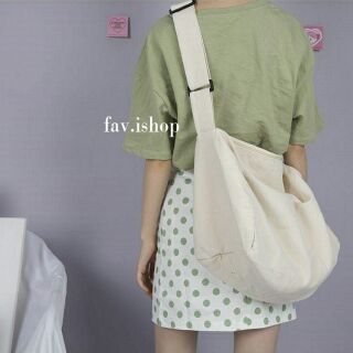 พร้อมส่ง!!!!!!!!
Casual bag กระเป๋าผ้าสะพายใบโต ได้ลุคเท่ๆ