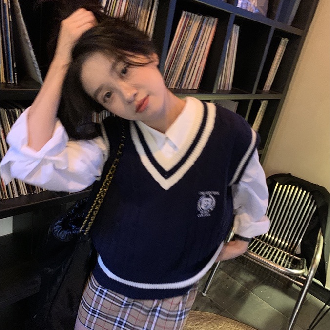 GAKKI เสื้อกั๊ก คอวี ตัวสั้น เสื้อครอปกั๊กผู้หญิง สไตล์ย้อนยุค กั๊กเกาหลี พร้อมส่ง 1292#