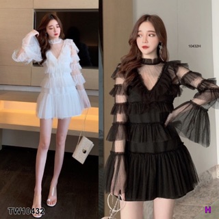 Dress 2 ชิ้น เดรสตาข้ายแขนยาว ระบายชั้นๆ ทั้งตัว มีซิปหลัง มาพร้อมเดรสสายเดี่ยวตัวซับใน ใส่คู่กับ ไม่โปีจ้า พร้อมส่ง