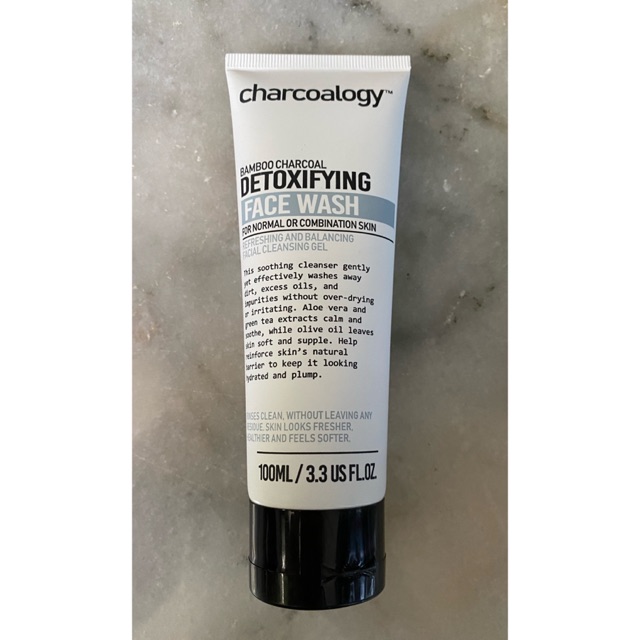 charcoalogy detoxifying face wash