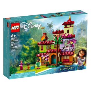 LEGO® ǀ Disney The Madrigal House 43202