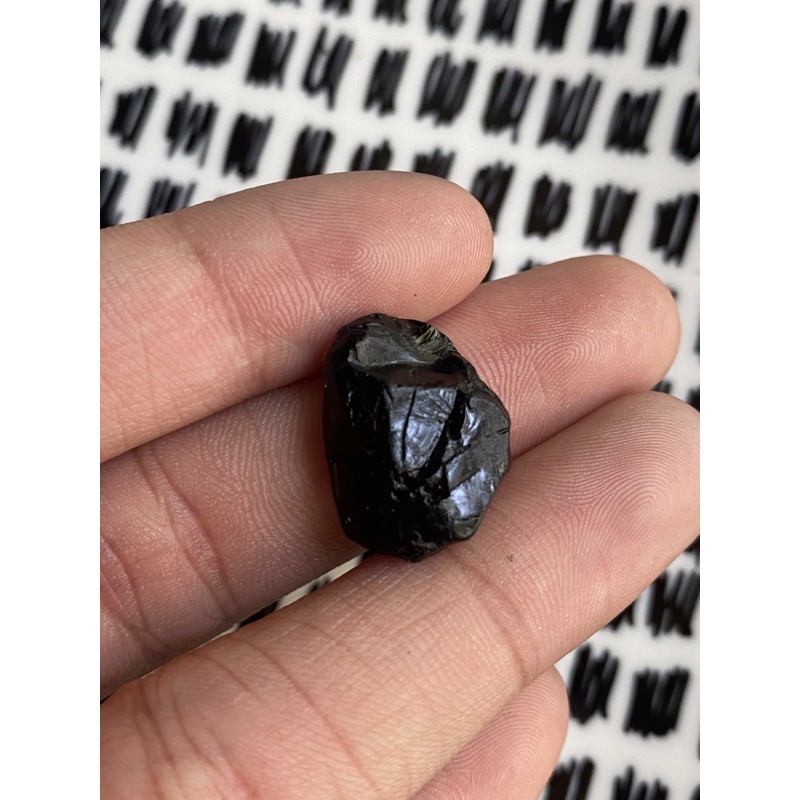 (D) พลอยดิบแท้ นิล(Black Spinel) พลอยธรรมชาติ 100% น้ำหนัก 26.50 กะรัต