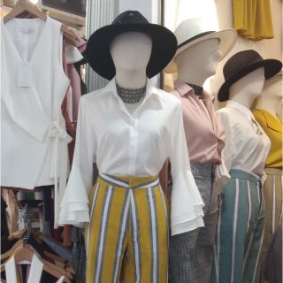 เสื้อแขนยาวระบายใส่สบาย