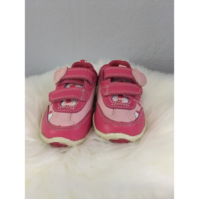 รองเท้าเด็กผู้หญิงยี่ห้อClarks