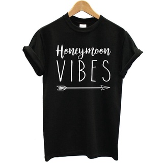 Tee เสื้อคู่ - ฮันนีมูน Vibes เสื้อยืดฮันนี่มูนโบโฮเพิ่งแต่งงานภรรยาเจ้าสาวภรรยาสามีแต่งงาน unisex