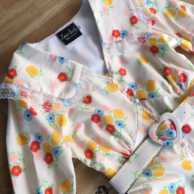 Baifern shop พร้อมส่ง!! Size L เดรสยาว แต่งคอปกขอบลูกไม้ แขนตุ๊กตา มือสอง