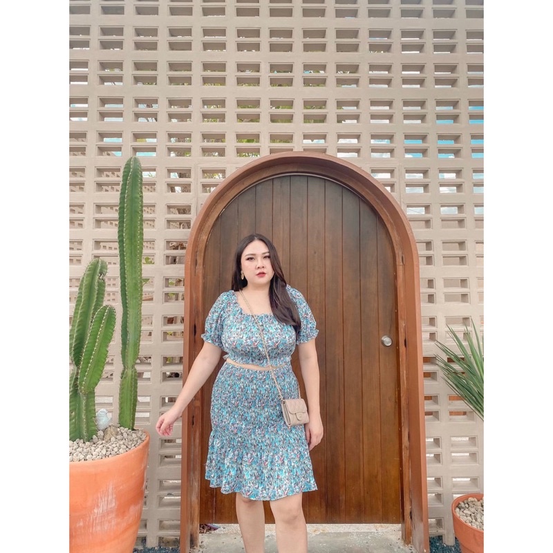 ชุดเซ็ต ชุดเสื้อพร้อมกระโปรง สาวอวบ 👗เซ็ตเสื้อกระโปรงสม็อคลายดอก ชุดสาวอวบ เสื้อผ้าสาวอวบ ร้านเหมือน