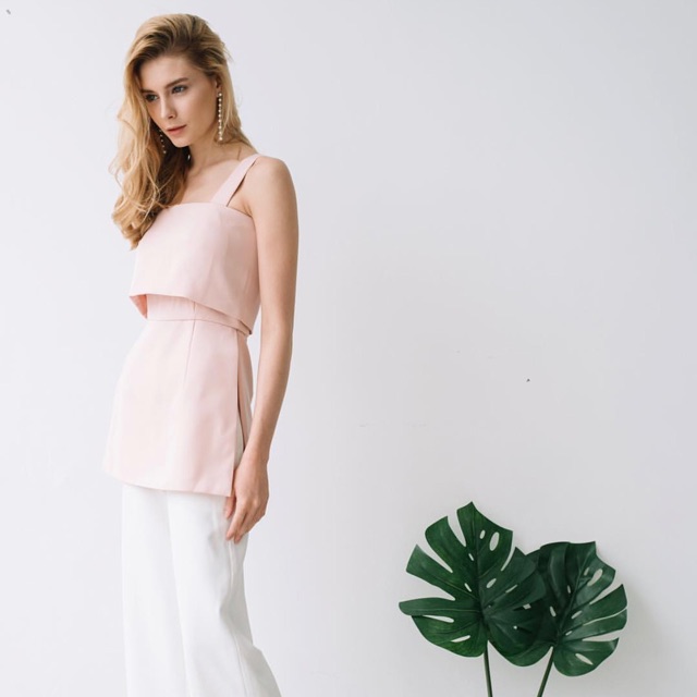 🧚🏼‍♀️เสื้อ Taylor Slit Side ของ RMV Collection CAMP