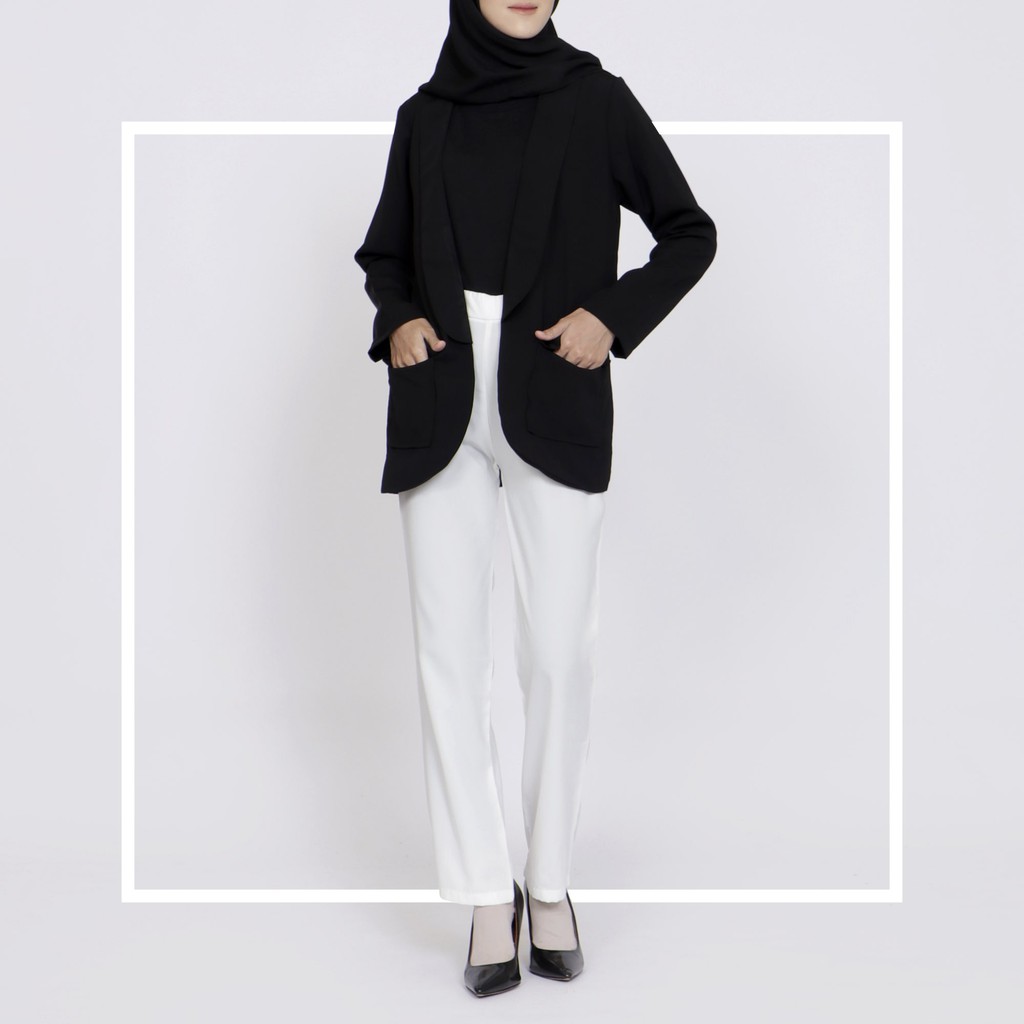 Nona Woolpeach | Zaria ด้านนอก